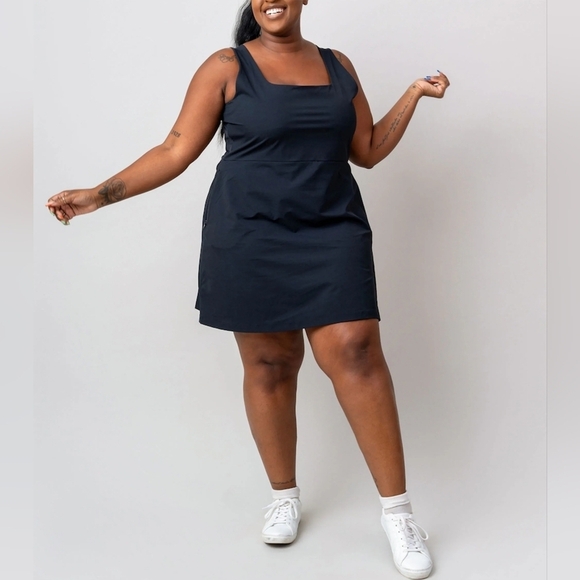 NWT Alder‎ Get Dirty Dress 2.0 in Black Sweat Wicking Athleisure Dress Size 3X - Picture 1 of 9